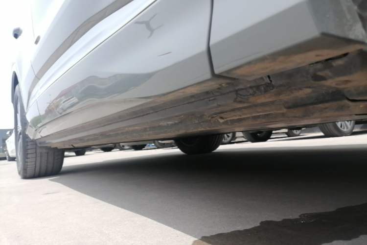 Used Audi Q4 e-tron 2022 40 e-tron Adventure Edition Right Side Sill