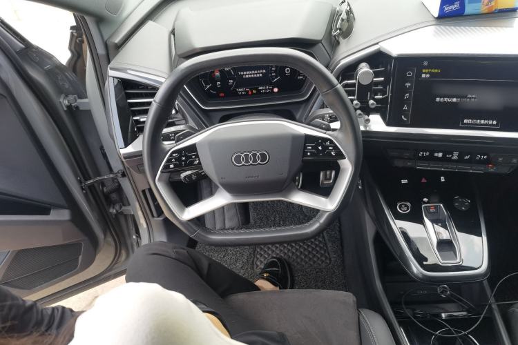 Used Audi Q4 e-tron 2022 50 e-tron quattro Visionary Edition Steering Wheel