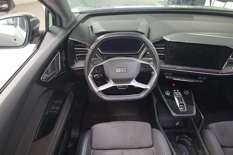 Used Audi Q4 e-tron 2022 40 e-tron Boundary Edition Steering Wheel