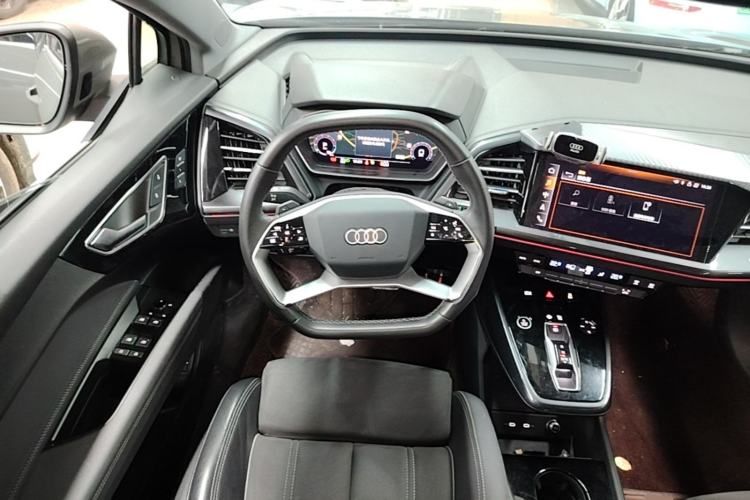 Used Audi Q4 e-tron 2022 50 e-tron quattro Visionary Edition Steering Wheel