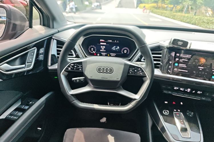 Used Audi Q4 e-tron 2022 50 e-tron quattro Visionary Edition Steering Wheel