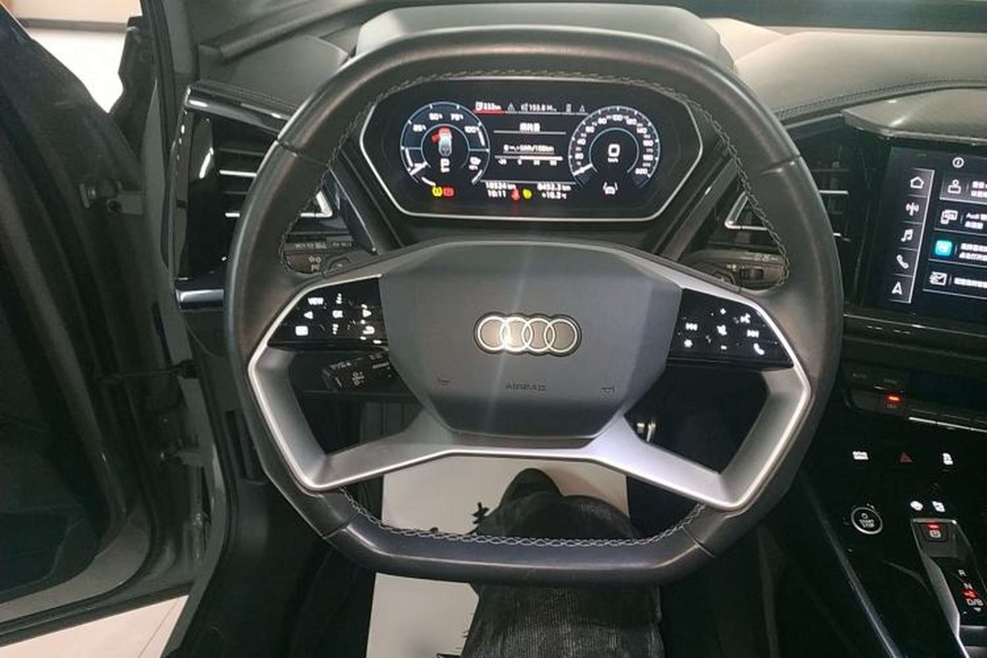 Used Audi Q4 e-tron 2022 50 e-tron quattro Visionary Edition Steering Wheel