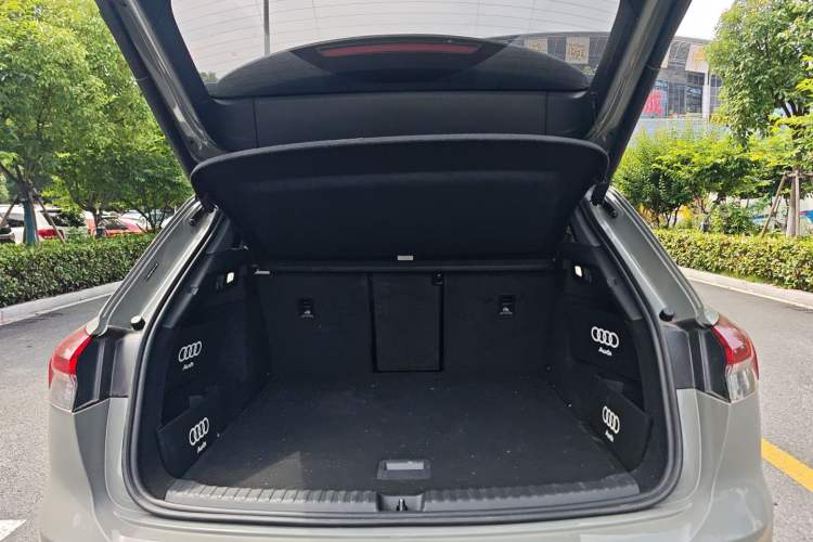 Used Audi Q4 e-tron 2022 50 e-tron quattro Visionary Edition Trunk
