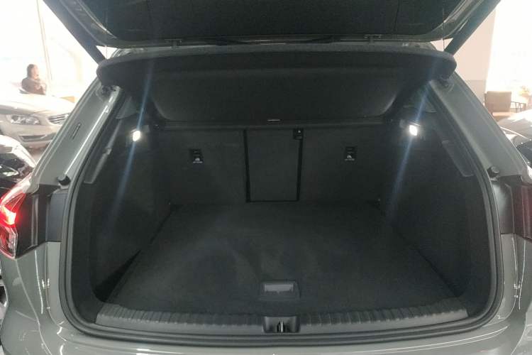 Used Audi Q4 e-tron 2022 50 e-tron quattro Visionary Edition Trunk