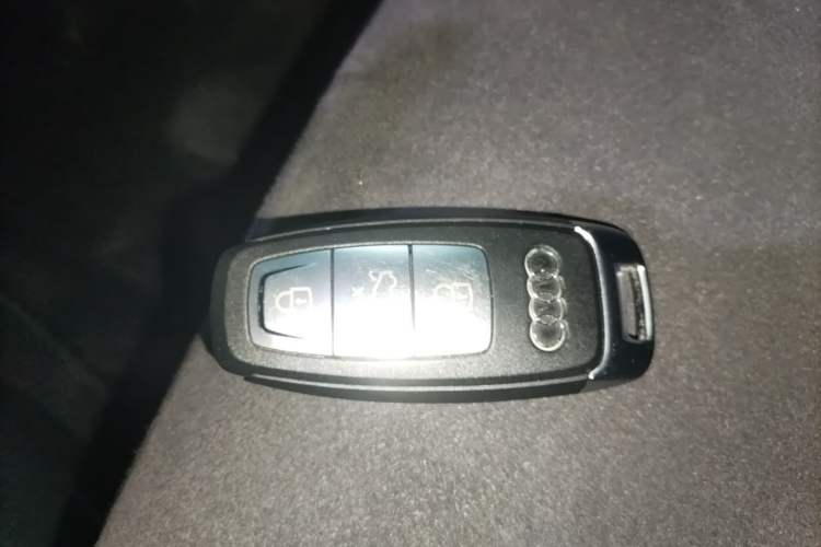 Used Audi Q4 e-tron 2022 40 e-tron Boundary Edition Vehicle Key