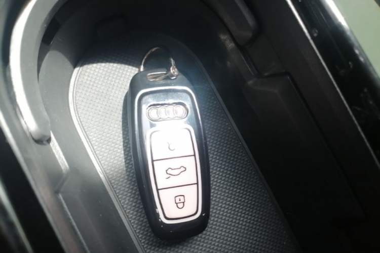 Used Audi Q4 e-tron 2022 40 e-tron Adventure Edition Vehicle Key