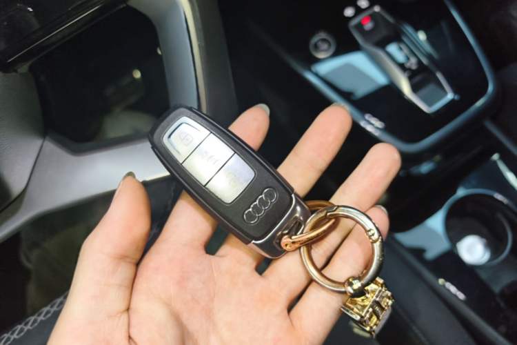 Used Audi Q4 e-tron 2022 50 e-tron quattro Visionary Edition Vehicle Key