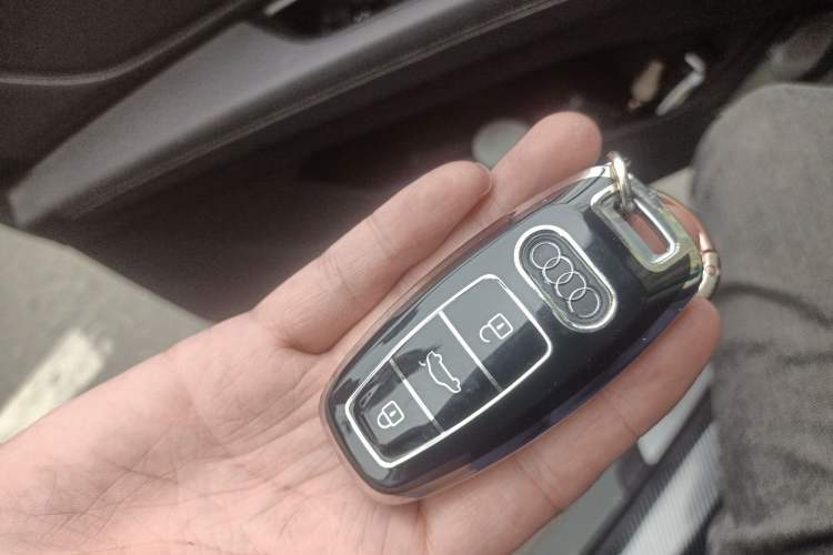 Used Audi Q4 e-tron 2022 40 e-tron Boundary Edition Vehicle Key