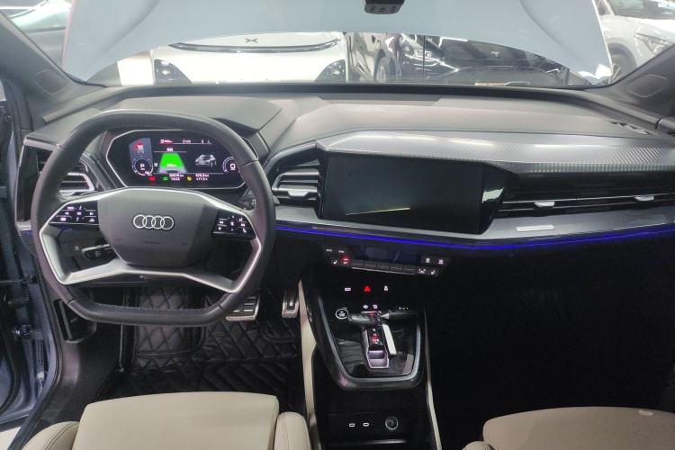 Used Audi Q4 e-tron 2022 40 e-tron Boundary Edition Center Console
