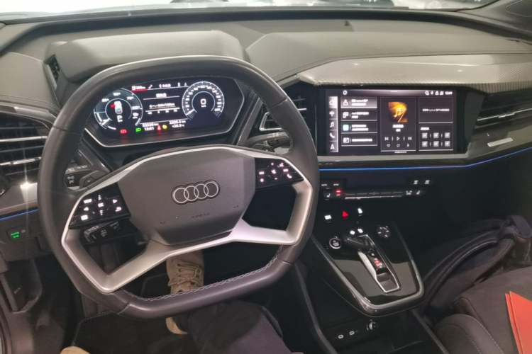 Used Audi Q4 e-tron 2022 40 e-tron Boundary Edition Center Console