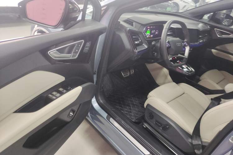 Used Audi Q4 e-tron 2022 40 e-tron Boundary Edition Driver Seat