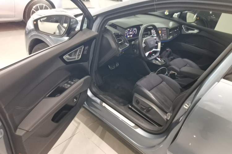 Used Audi Q4 e-tron 2022 40 e-tron Boundary Edition Driver Seat