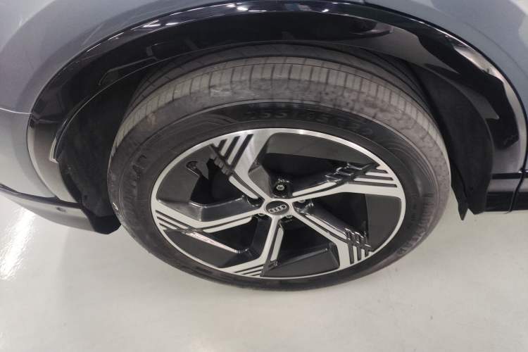 Used Audi Q4 e-tron 2022 40 e-tron Boundary Edition Exterior 5