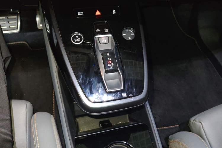 Used Audi Q4 e-tron 2022 40 e-tron Boundary Edition Gear Lever