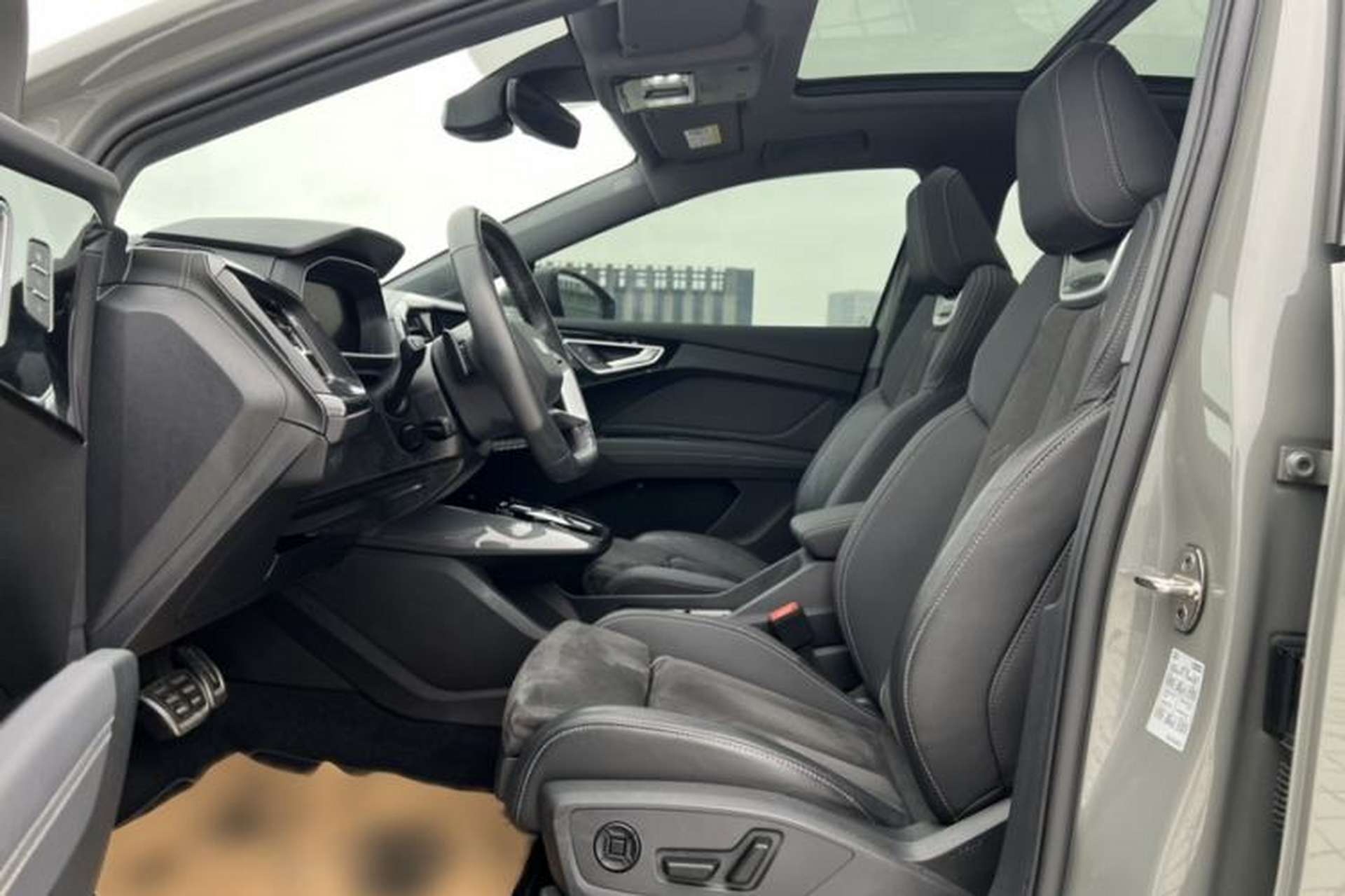 Used Audi Q4 e-tron 2022 40 e-tron Boundary Edition Interior 4