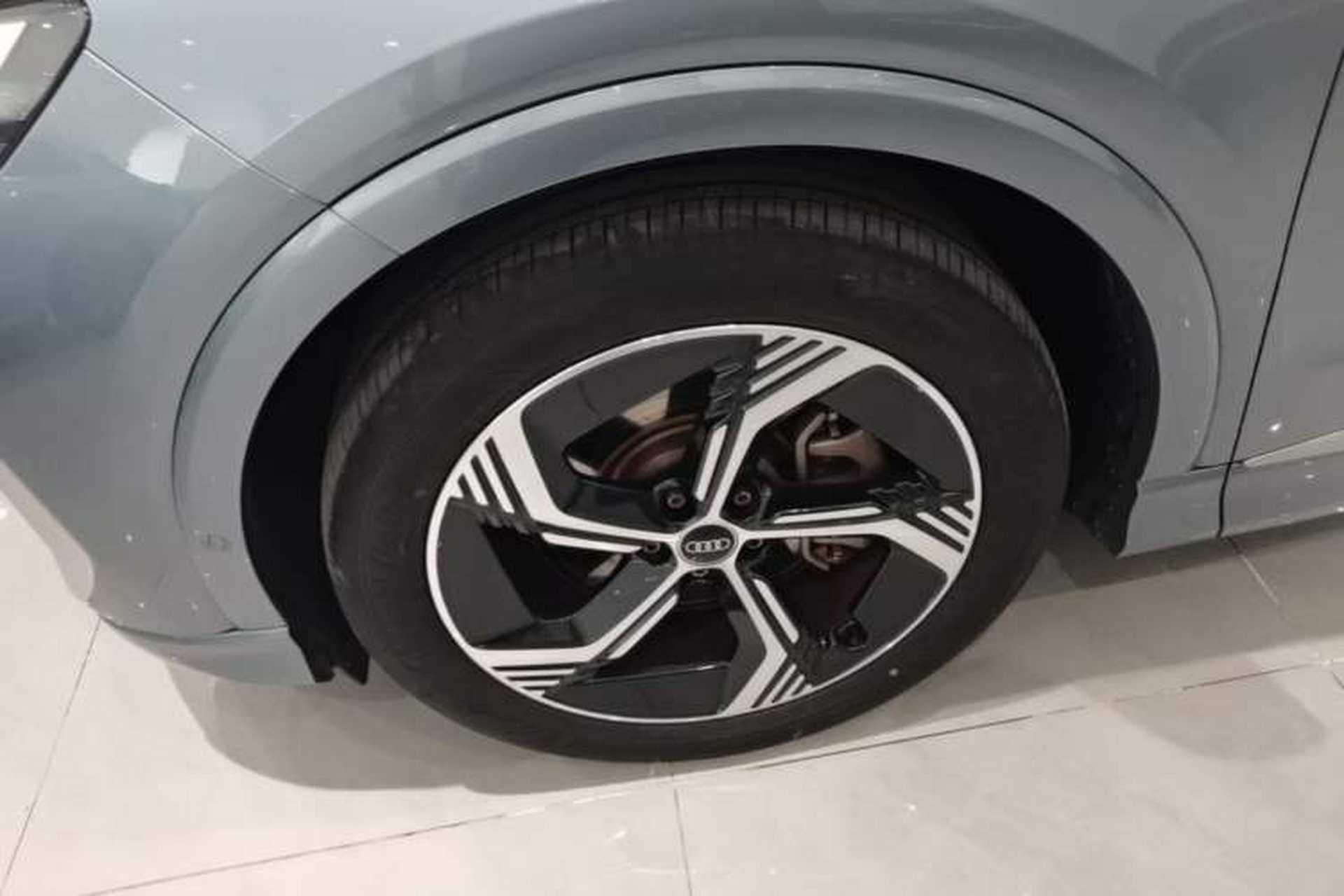 Used Audi Q4 e-tron 2022 40 e-tron Boundary Edition Left Front Wheel Hub