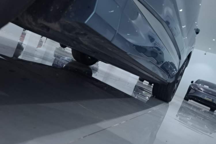 Used Audi Q4 e-tron 2022 40 e-tron Boundary Edition Left Side Sill
