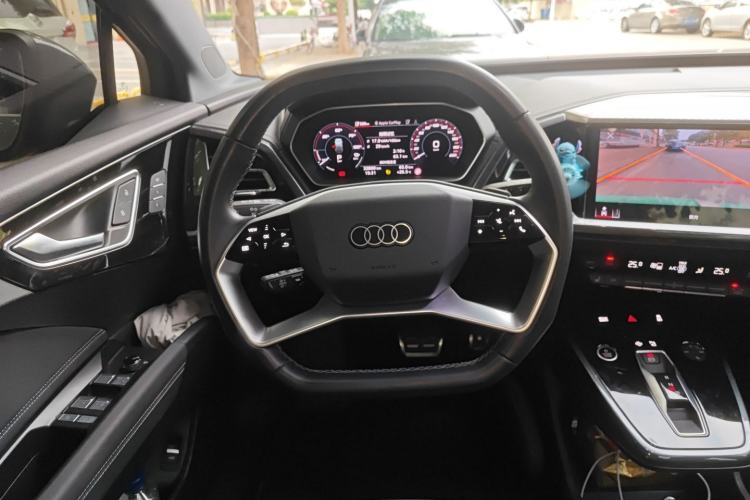 Used Audi Q4 e-tron 2022 40 e-tron Boundary Edition Steering Wheel