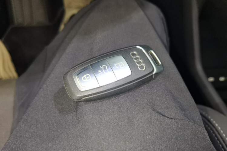 Used Audi Q4 e-tron 2022 40 e-tron Boundary Edition Vehicle Key