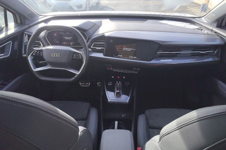 Used Audi Q4 e-tron 2022 50 e-tron quattro Creation Edition Center Console