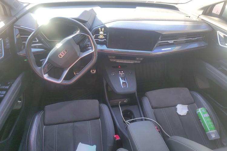 Used Audi Q4 e-tron 2022 50 e-tron quattro Visionary Edition Center Console