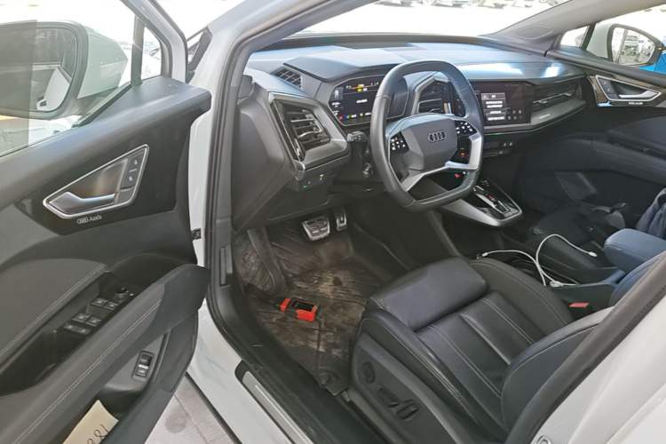Used Audi Q4 e-tron 2022 40 e-tron Adventure Edition Driver Seat