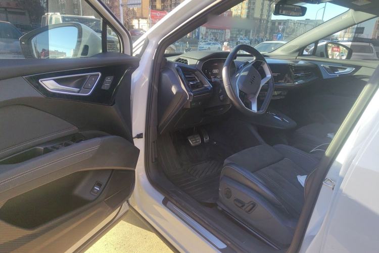 Used Audi Q4 e-tron 2022 50 e-tron quattro Visionary Edition Driver Seat