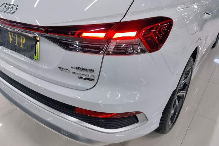 Used Audi Q4 e-tron 2022 50 e-tron quattro Visionary Edition Exterior 3