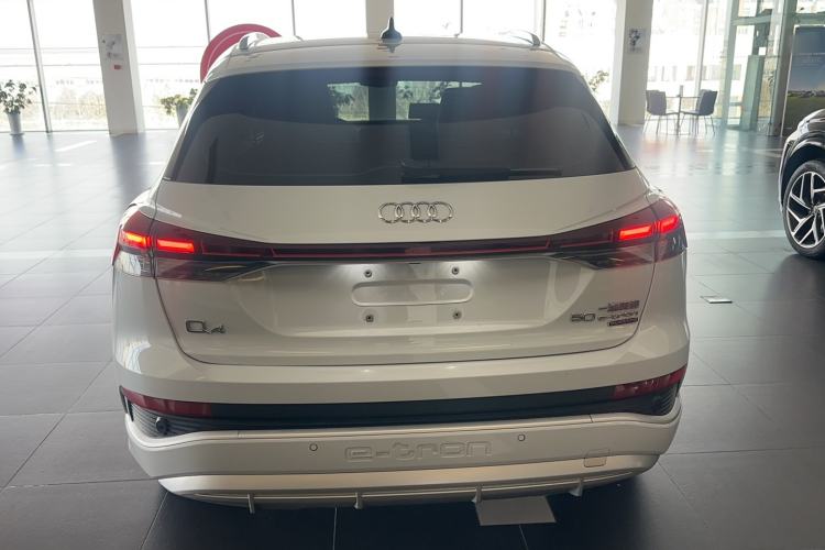 Used Audi Q4 e-tron 2022 50 e-tron quattro Visionary Edition Exterior 4