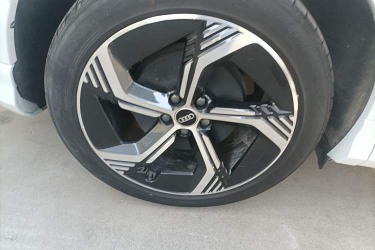 Used Audi Q4 e-tron 2022 40 e-tron Boundary Edition Exterior 5
