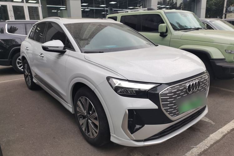 Used Audi Q4 e-tron 2022 40 e-tron Adventure Edition Front Right 45 Deg
