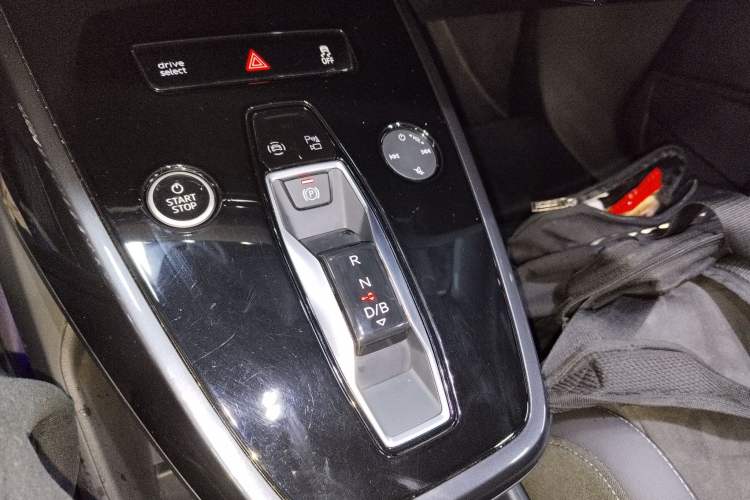 Used Audi Q4 e-tron 2022 50 e-tron quattro Visionary Edition Gear Lever