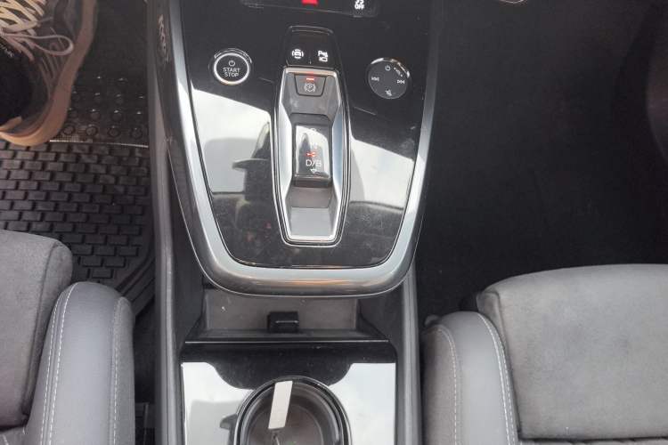 Used Audi Q4 e-tron 2022 50 e-tron quattro Creation Edition Gear Lever