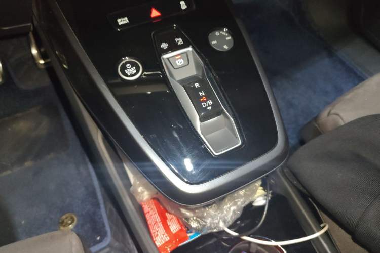 Used Audi Q4 e-tron 2022 40 e-tron Boundary Edition Gear Lever