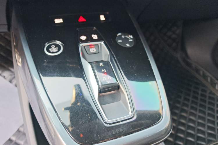 Used Audi Q4 e-tron 2022 40 e-tron Boundary Edition Gear Lever