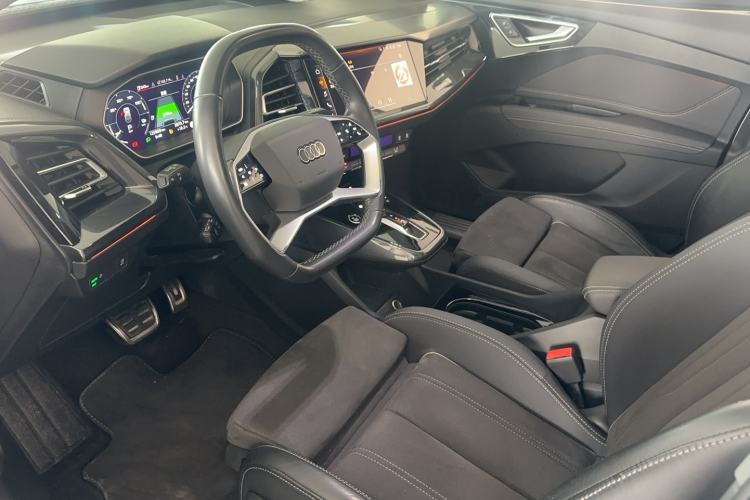 Used Audi Q4 e-tron 2022 50 e-tron quattro Visionary Edition Interior 1