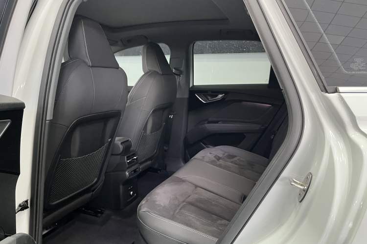 Used Audi Q4 e-tron 2022 40 e-tron Boundary Edition Interior 4