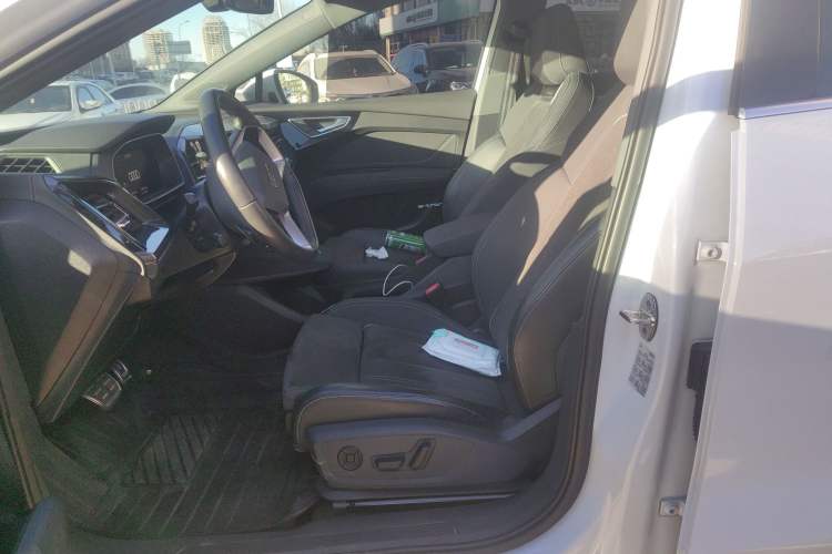 Used Audi Q4 e-tron 2022 50 e-tron quattro Visionary Edition Left Front Seat