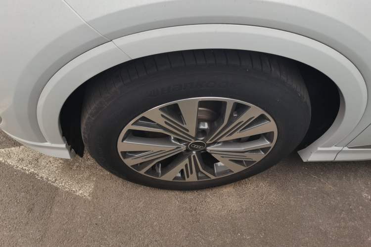 Used Audi Q4 e-tron 2022 40 e-tron Adventure Edition Left Front Wheel Hub