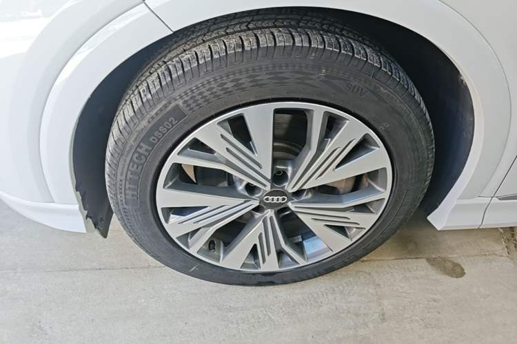 Used Audi Q4 e-tron 2022 40 e-tron Adventure Edition Left Front Wheel Hub