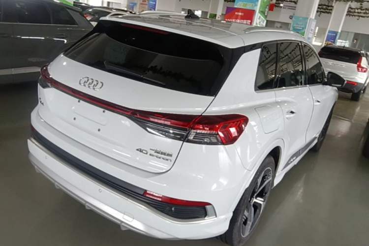 Used Audi Q4 e-tron 2022 40 e-tron First Edition Rear Right 45 Deg