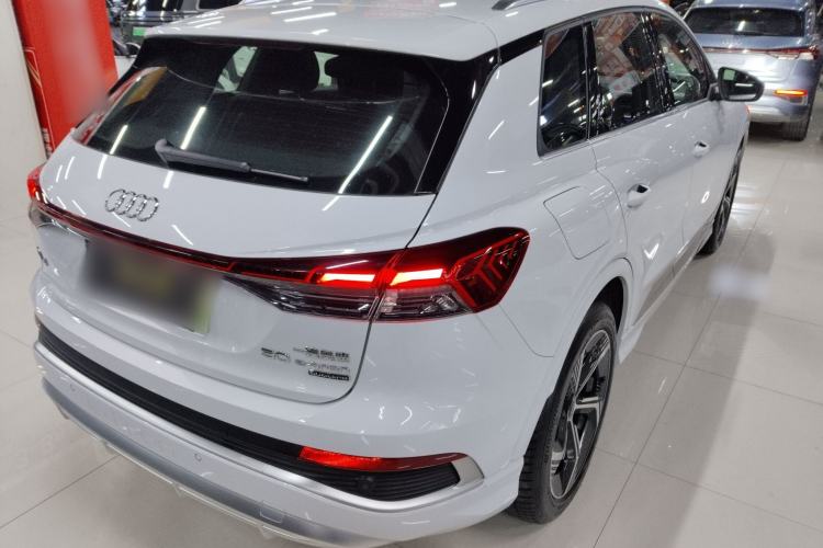 Used Audi Q4 e-tron 2022 50 e-tron quattro Visionary Edition Rear Right 45 Deg