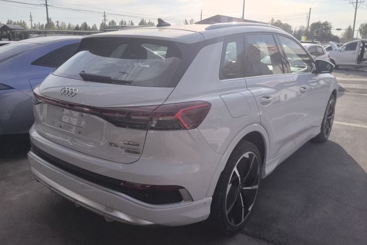 Used Audi Q4 e-tron 2022 50 e-tron quattro Creation Edition Rear Right 45 Deg