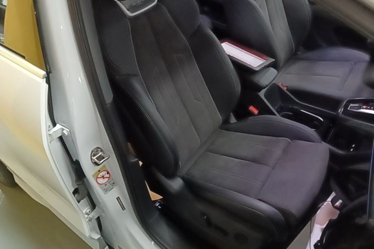 Used Audi Q4 e-tron 2022 50 e-tron quattro Visionary Edition Right Front Seat