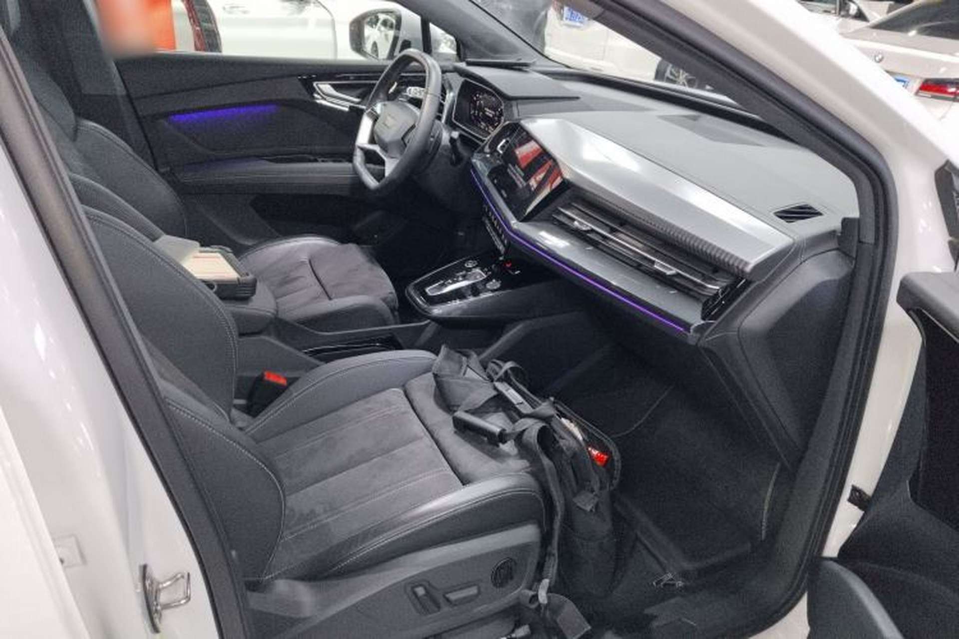 Used Audi Q4 e-tron 2022 50 e-tron quattro Visionary Edition Right Front Seat