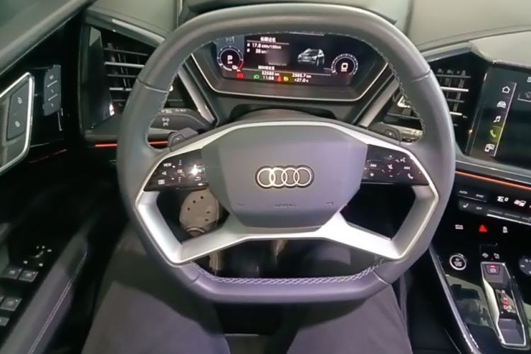 Used Audi Q4 e-tron 2022 40 e-tron First Edition Steering Wheel