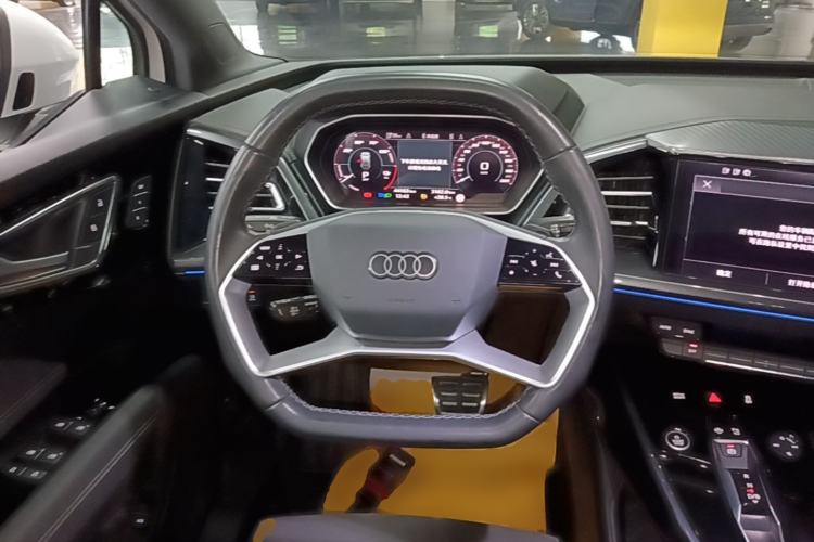 Used Audi Q4 e-tron 2022 50 e-tron quattro Visionary Edition Steering Wheel