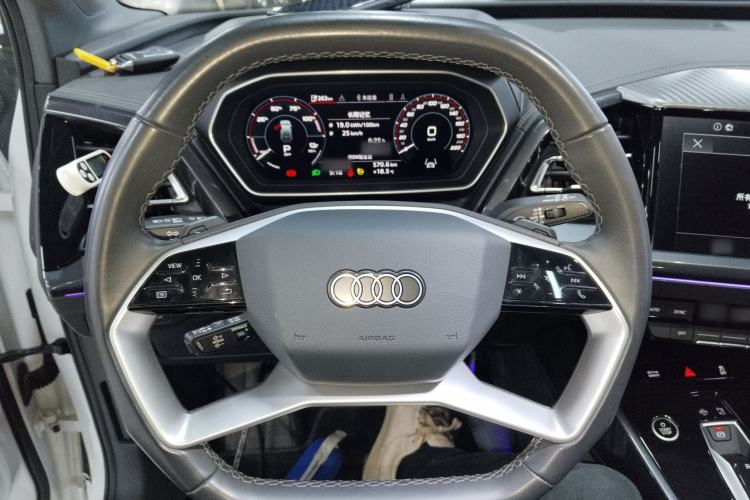 Used Audi Q4 e-tron 2022 50 e-tron quattro Visionary Edition Steering Wheel