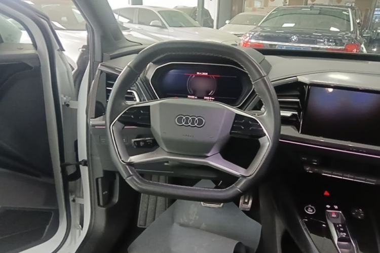 Used Audi Q4 e-tron 2022 40 e-tron Boundary Edition Steering Wheel