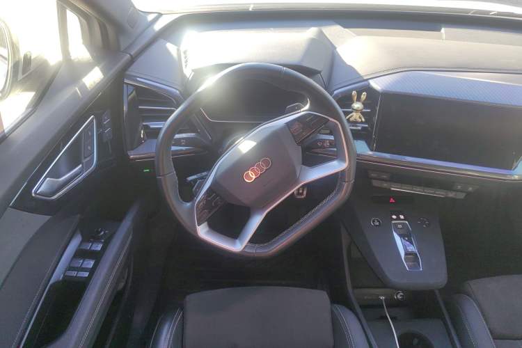 Used Audi Q4 e-tron 2022 50 e-tron quattro Visionary Edition Steering Wheel